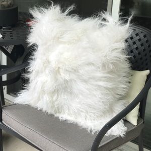 Mon Chateau white furry pillows